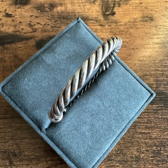 David Yurman Cable Cuff Bracelet w/ Sterling Silver & Lapis Lazuli - Medium - Picture 9 of 16